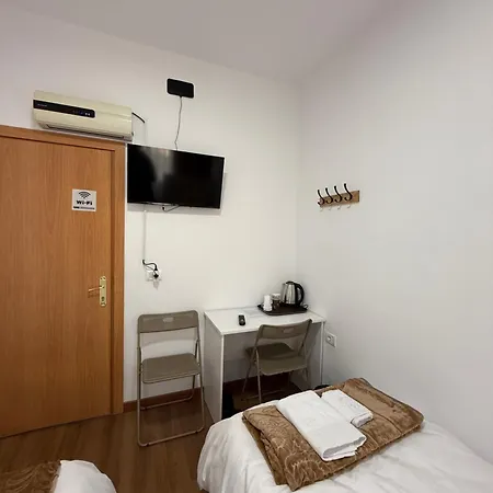 Hostel Hotel Kevin Tirana